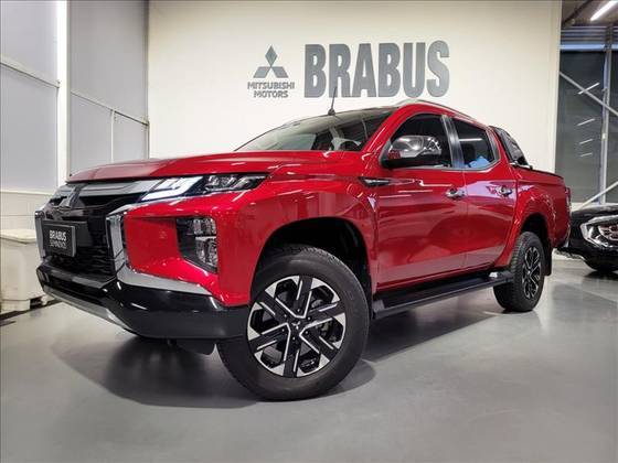 MITSUBISHI L200 TRITON 2.4 16V TURBO DIESEL SPORT HPE-S CD 4P 4X4 AUTOMÁTICO MITSUBISHI L200 TRITON 2.4 16V TURBO DIESEL SPORT HPE-S CD 4P 4X4 AUTOMÁTICO
